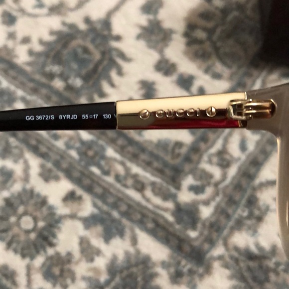 Authentic Gucci - Picture 5 of 10